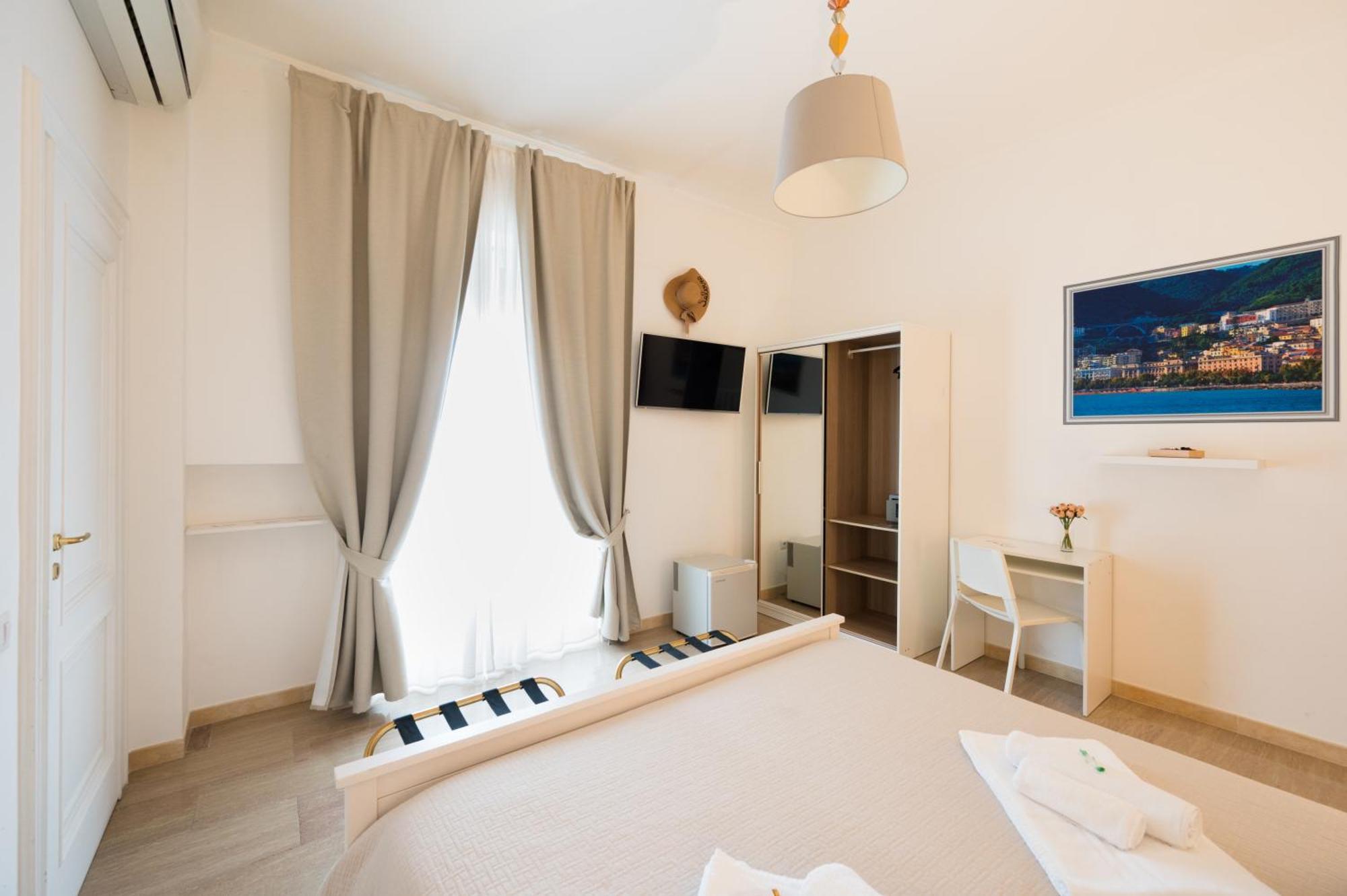 Panoramic Rooms Salerno Exterior photo